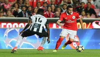 رادار مورينيو يلتقط جناح بنفيكا البرتغالي