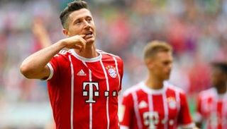 ليفاندوفسكي يزين مباراته المئوية مع بايرن في البوندسليجا بهدف