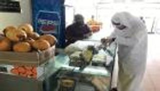 أبوظبي للرقابة الغذائية يفتش 120 منشأة خارج ساعات العمل 