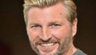 كلوب اهتم بشراء الفيراري ونسي حمايتها