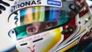 هاميلتون يفوز بسباق "فورمولا 1" في سنغافورة