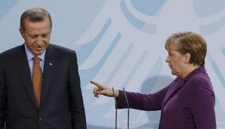 ميركل وأردوغان صراع متصاعد - رويترز