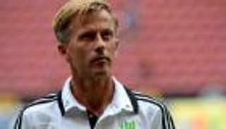 فولفسبورج يقيل مدربه 