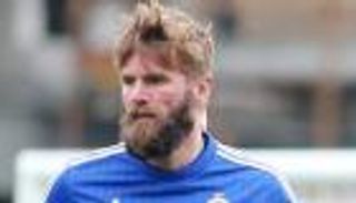 بالفيديو.. "بيليه" أيرلندا الشمالية يسجل هدفا خياليا