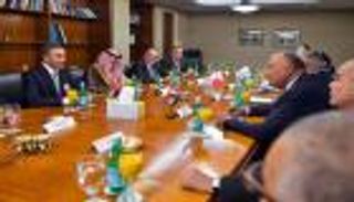 عبد الله بن زايد يشارك في اجتماع الدول الداعية لمكافحة الإرهاب