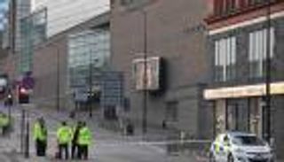 انتشار أمني في الحي المالي بلندن بعد الإبلاغ عن طرد مريب