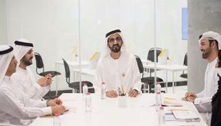 الشيخ محمد بن راشد آل مكتوم يحضر اجتماع اللجنة العليا لعام الخير