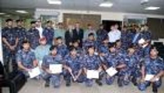 تخريج دورتين بشرطة أبوظبي بالتعاون مع الشرطة الكورية وخبراء فرنسيين