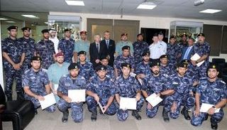 خريجو الدورة التدريبية بشرطة أبوظبي 