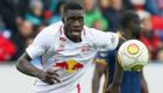 ليفربول يراقب مدافع لايبزيج الشاب