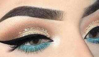 لمسة من جمال.. مكياج العيون باللون الأخضر بمناسبة اليوم الوطني السعودي