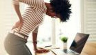 تحذير.. الوقوف كثيرا يعادل التدخين في الخطورة