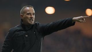 إقالة مدرب سيدات إنجلترا