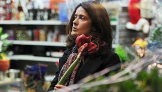 سلمى حايك تطلق حملة لضحايا الزلزال في المكسيك