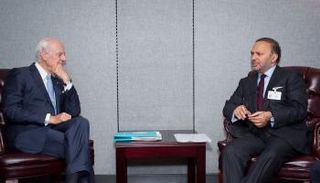 د.أنور قرقاش وستيفان دي ميستورا