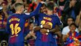 برشلونة يستعد لتحصين عقود ثلاثة لاعبين