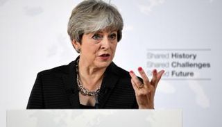 رئيسة الوزراء البريطانية تيريزا ماي