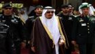 رئيس الحرس الملكي السعودي: الملك سلمان فارس المرحلة