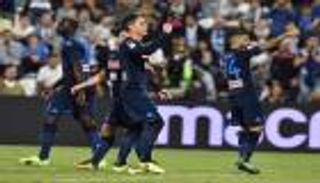 نابولي يهزم سبال ويستعيد صدارة الدوري الإيطالي