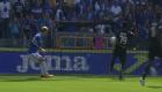 "تقنية الفيديو" تنقذ ميلان من ركلة جزاء 