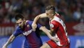 ميسي يستفسر عن موقف صخرة دفاع جيرونا