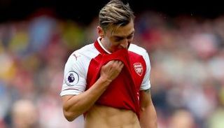 إنتر يخطط لضم أوزيل في يناير