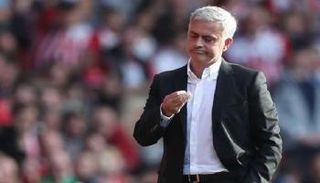 مورينيو يدافع عن أسلوب لعب يونايتد ضد ساوثهامبتون