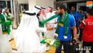 بالفيديو.."بوابة العين" تستقبل لاعبي الهلال بالورود