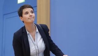 فراوكه بيتري - رويترز