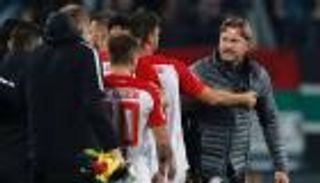 إشارة بذيئة تشعل خلافا بين لايبزيج وأوجسبورج