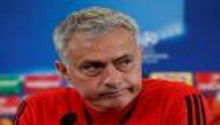 مورينيو يعترف بأزمة وسط يونايتد