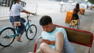 الصين تحجب "واتساب"