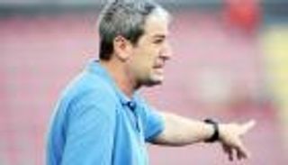 مدرب لاس بالماس: استقلت حفاظا على كرامتي