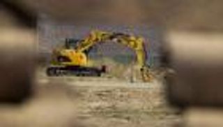 بالصور.. أمريكا تبدأ مشروع الجدار  الحدودي مع المكسيك