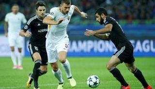 روما يتخطى كاراباخ ويخطف صدارة مجموعته 