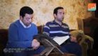 بالفيديو.. كفيف مصري يعلم توأمه الكفيف الأصم القرآن الكريم