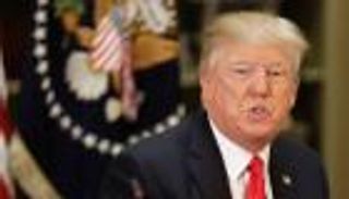 خطة ترامب الضريبية تهوي بـ"الذهب" لأدنى مستوى في 6 أسابيع