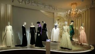 متحف لأزياء "إيف سان لوران" في باريس