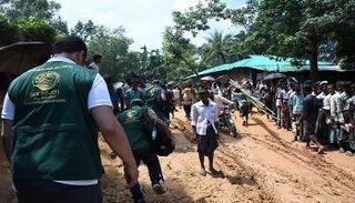 مركز الملك سلمان للإغاثة يواصل توزيع المساعدات بمخيمات الروهينجا 