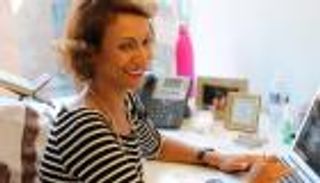 فاطمة باعشن.. أول متحدثة للسفارة السعودية بواشنطن 