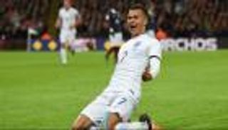 مدرب إنجلترا يتحدى الفيفا ويستدعي آلي