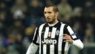 يوفنتوس يتحرك لتأمين بقاء كيلليني