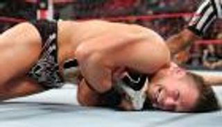 ذا ميز يهزم جيسون جوردان ويحتفظ ببطولة الإنتركونتيننتال