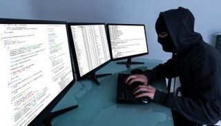 وسائل التواصل أرخص وأسرع وسيلة تجنيد في يد الإرهابيين