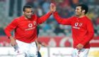 أبوتريكة يحفز لاعبي الأهلي برسالة لمتعب