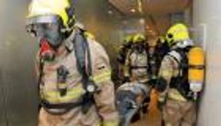 المملكة المتحدة تستفيد من خبرات الإمارات في التعامل مع حرائق الأبراج