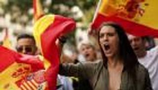 رئيس إقليم كتالونيا يناور بعرض التنازل عن الاستفتاء "المحظور"