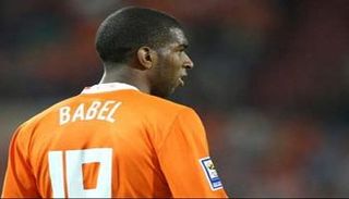 هولندا تستدعي بابل لتشكيلتها بعد غياب دام لست سنوات