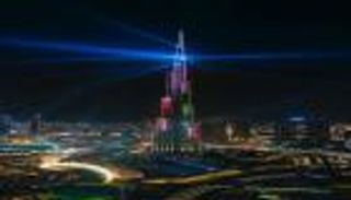 دبي تدخل جينيس بأكبر عرض ضوئي في استقبال 2018