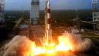 الهند تبدأ بإطلاق 31 قمرا صناعيا في يناير 2018